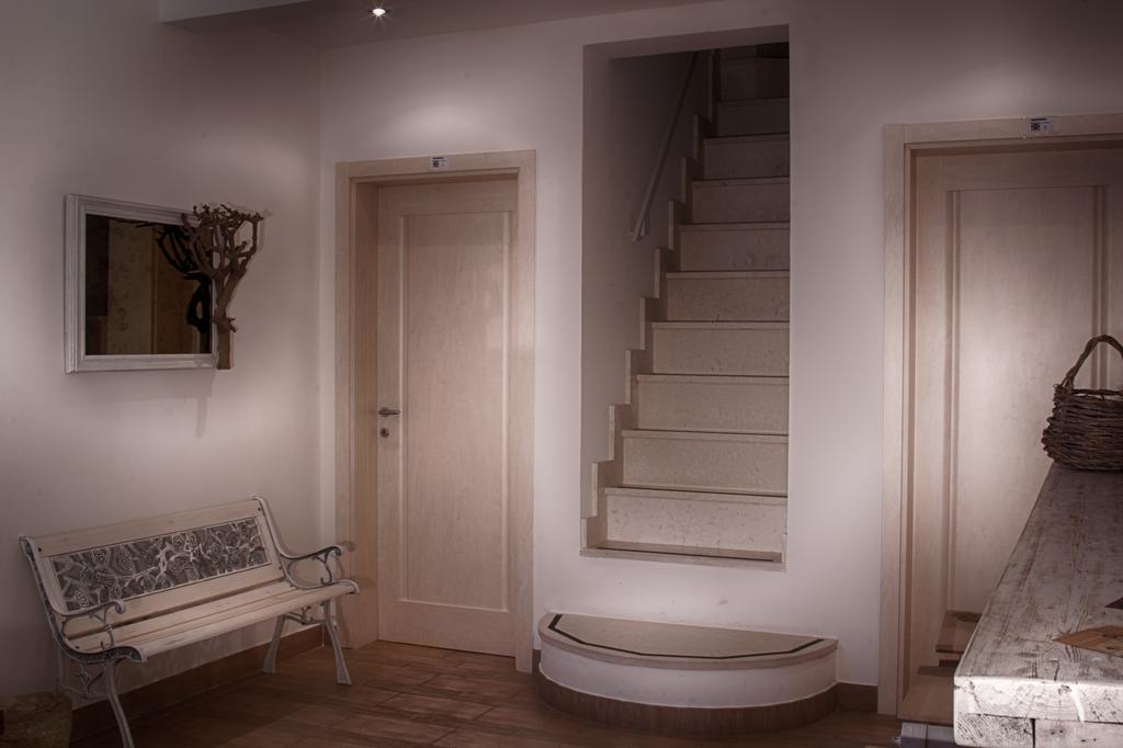 4 Camere A Трани Экстерьер фото