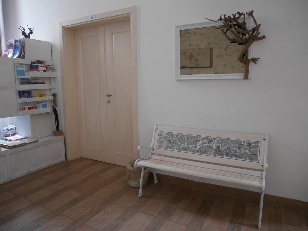 4 Camere A Трани Экстерьер фото