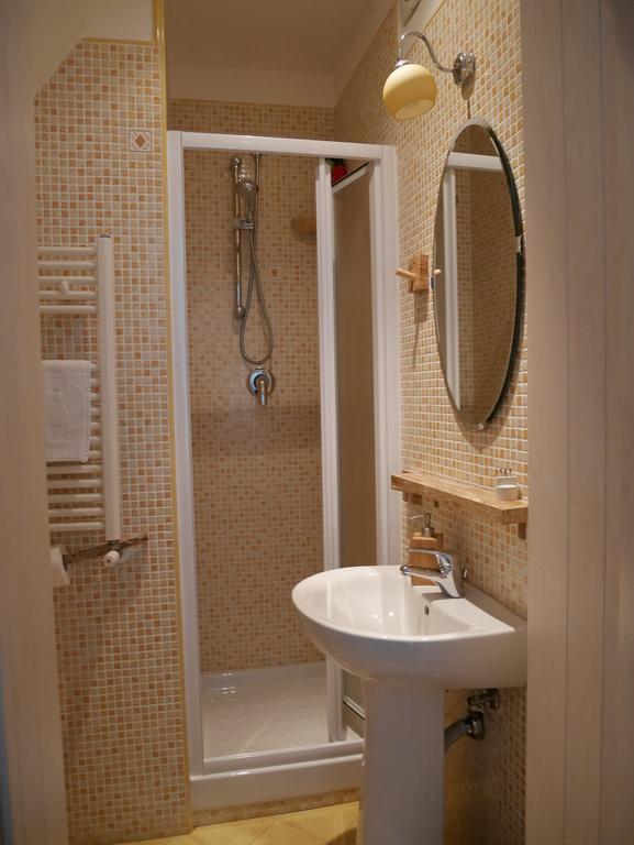 4 Camere A Трани Номер фото